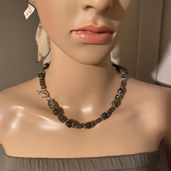 LABRADORITE NECKLACE with EARRINGS - Picture 3 of 3